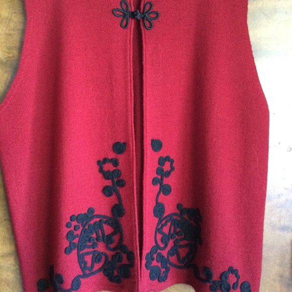 Vintage Eagles Eye 100%wool Red with black embellishments womens Vest sz L - Picture 3 of 5